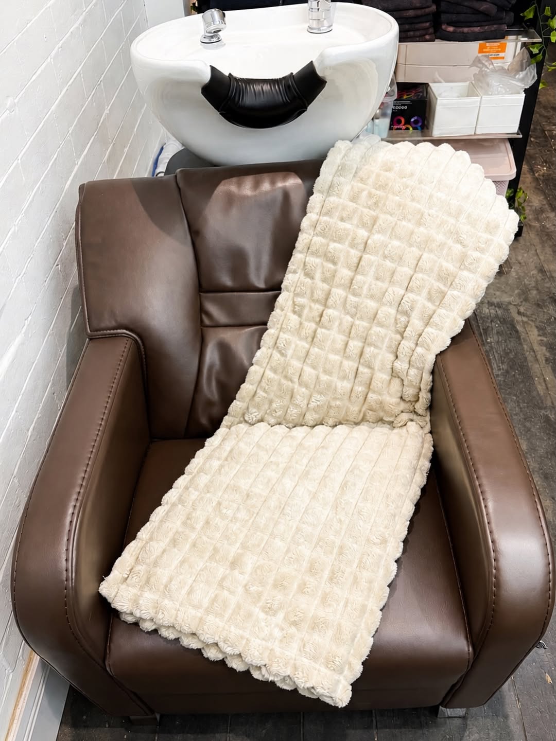 Luxury backwash massage chair at Quiff Salon